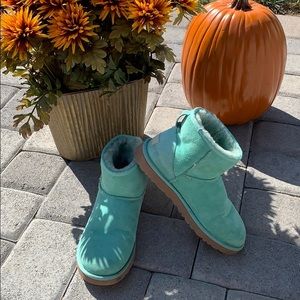 Aqua Ugg Boots!! Sz 8